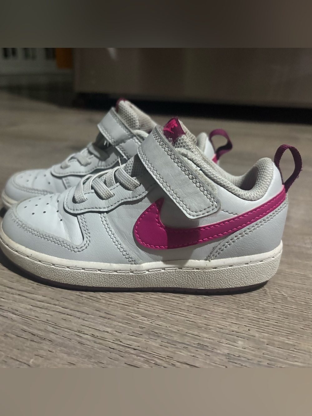 Nike. Toddler Court Borough Low 2. Low top Sneaker.